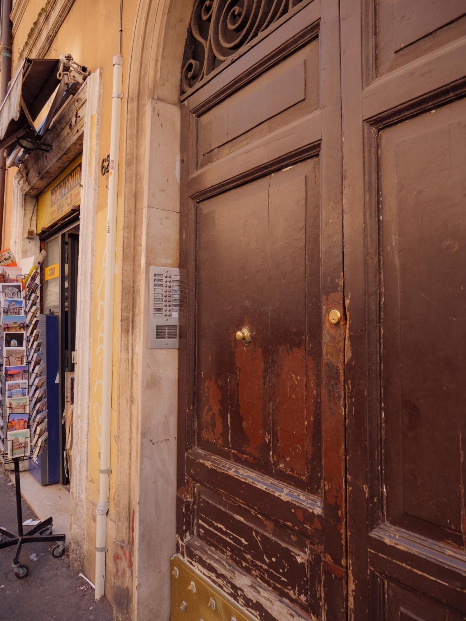 Colosseo Guest House ローマ エクステリア 写真