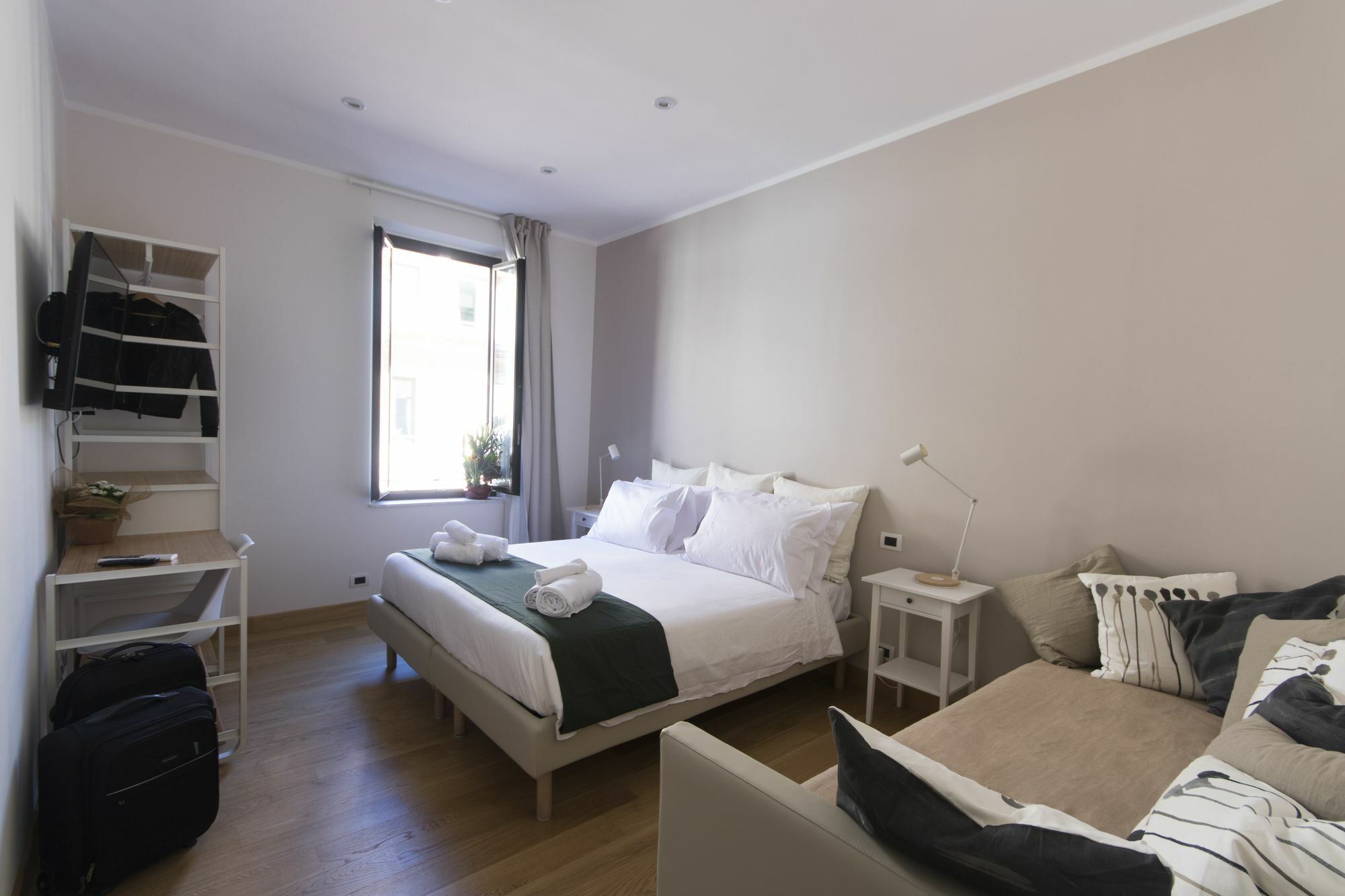 Colosseo Guest House ローマ エクステリア 写真